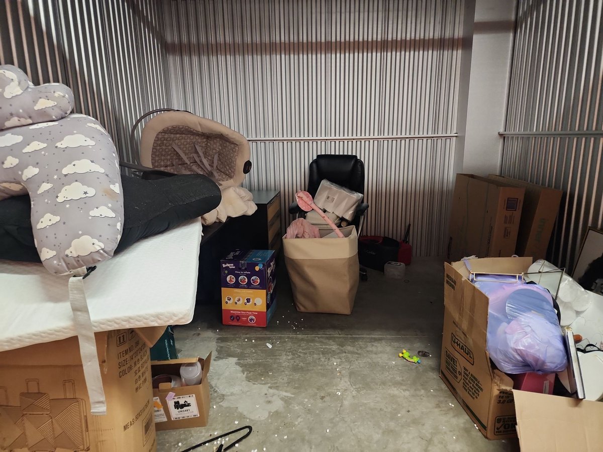 10 x 10 storage unit in Dallas, TX