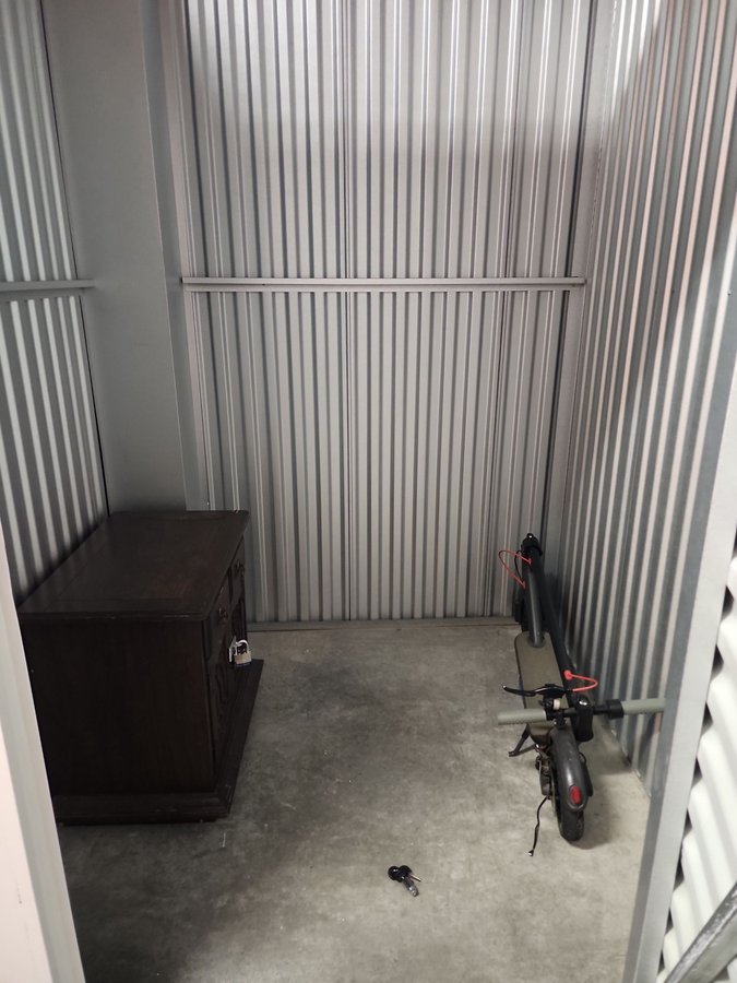 5 x 5 storage unit in Dallas, TX