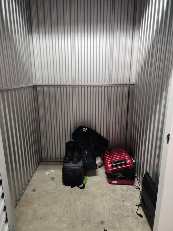 5 x 5 storage unit in Dallas, TX