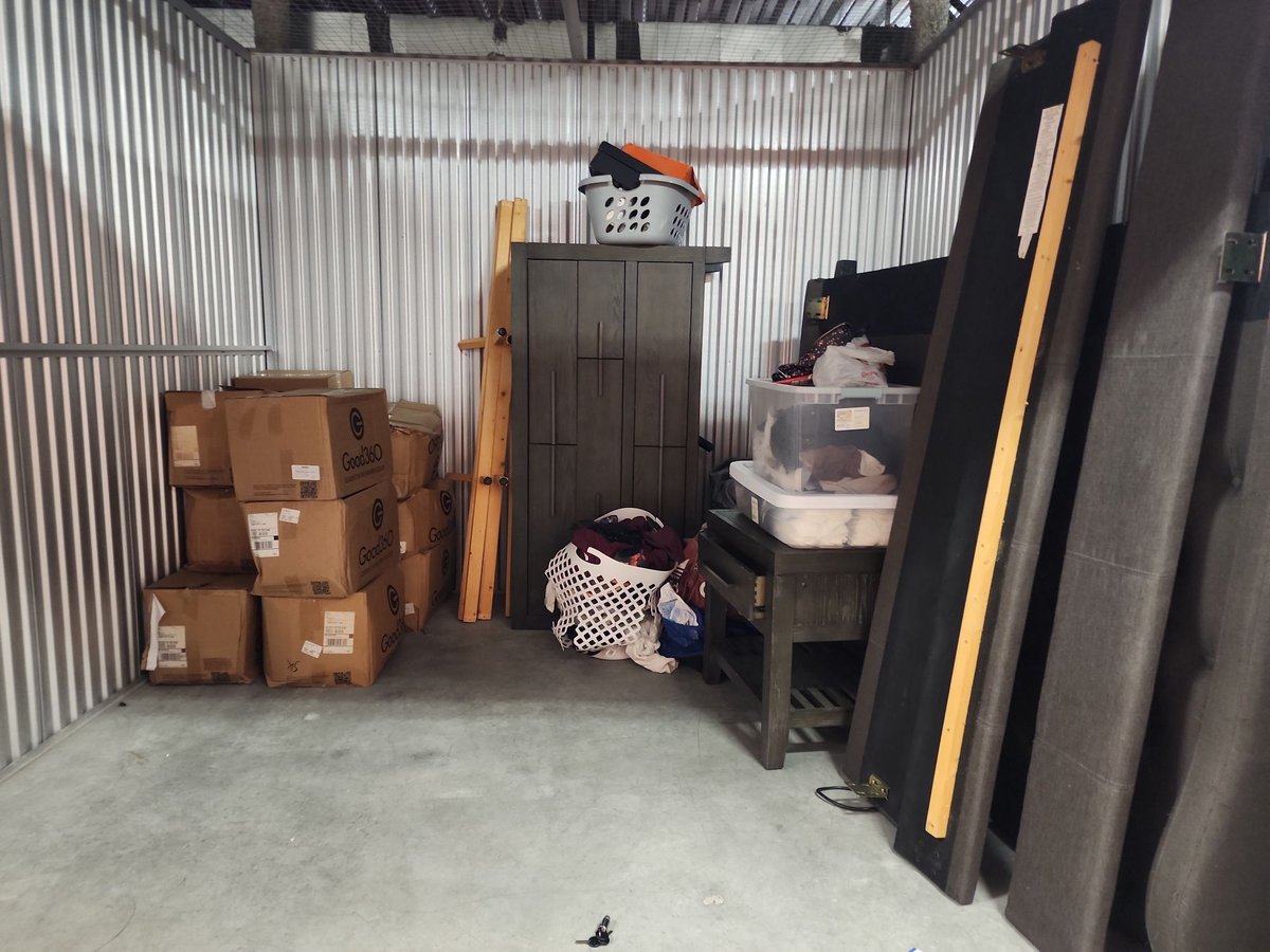 10 x 10 storage unit in Dallas, TX