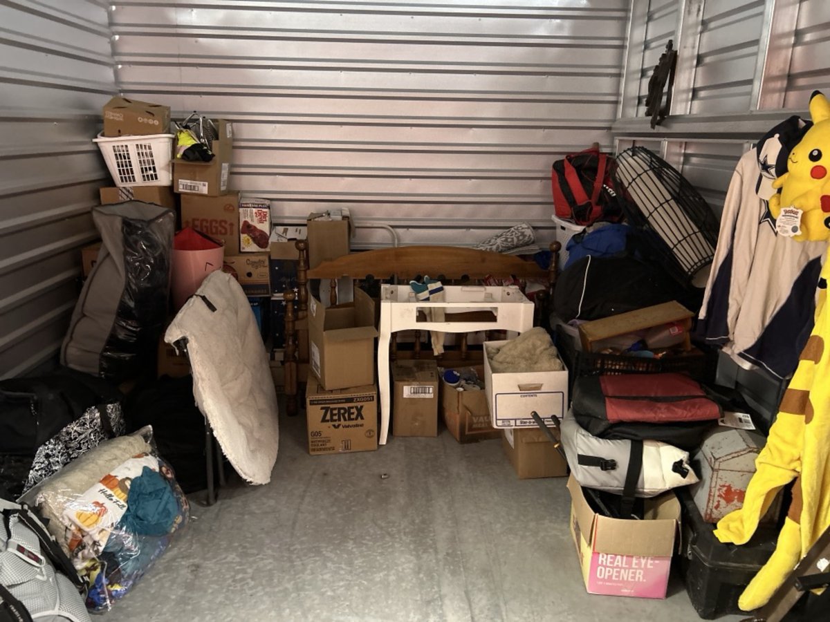 10 x 10 storage unit in Arlington, TX