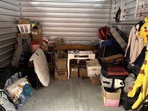10 x 10 storage unit in Arlington, TX