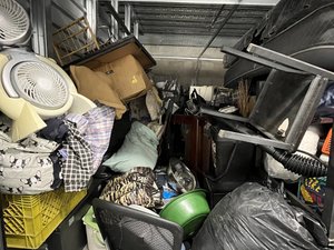 10 x 15 storage unit in Los Angeles, CA