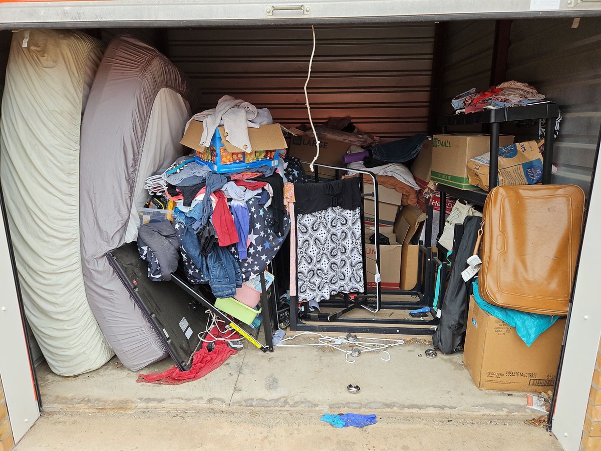 10 x 10 storage unit in Watauga, TX