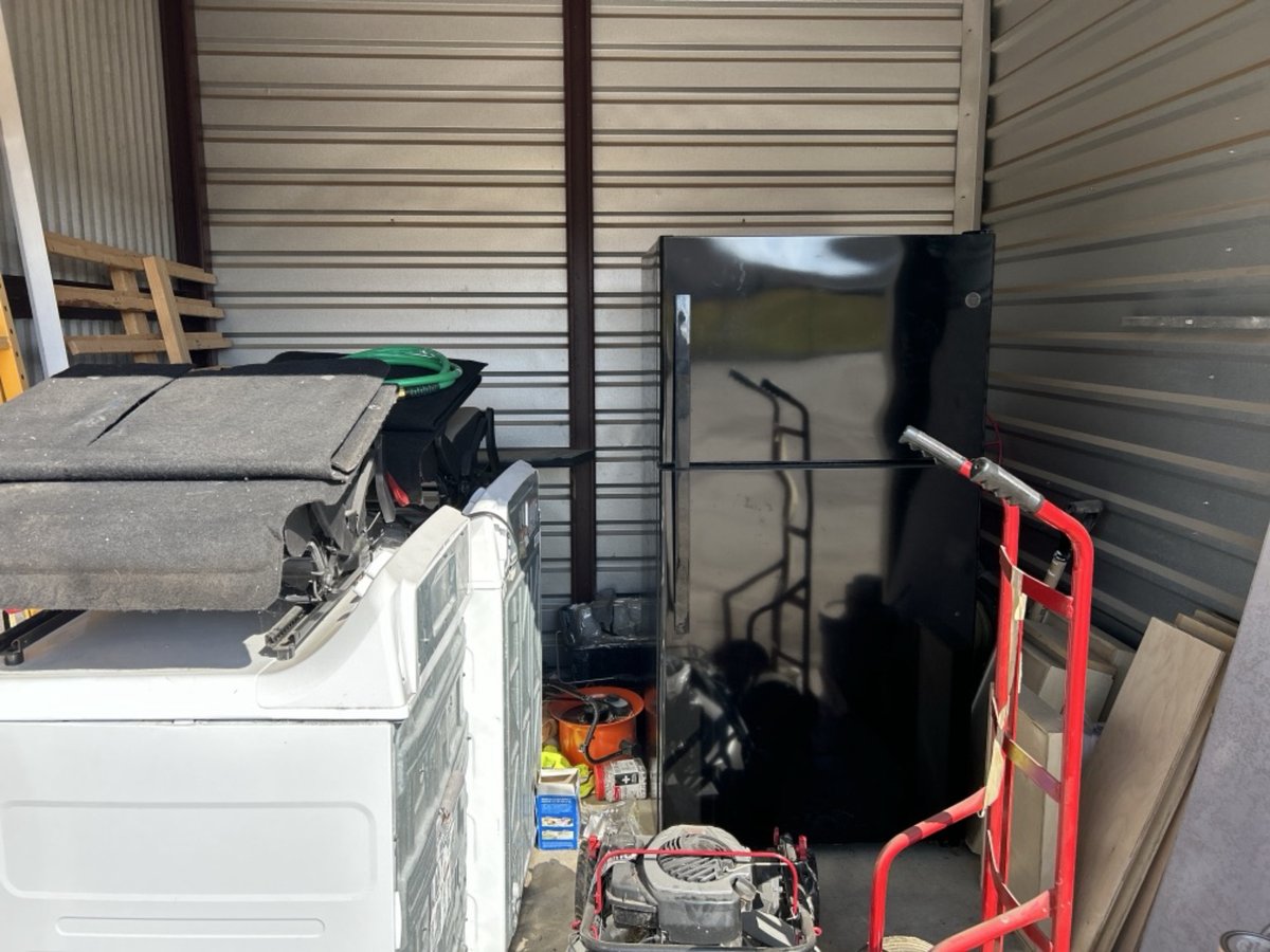 10 x 10 storage unit in Hurst, TX