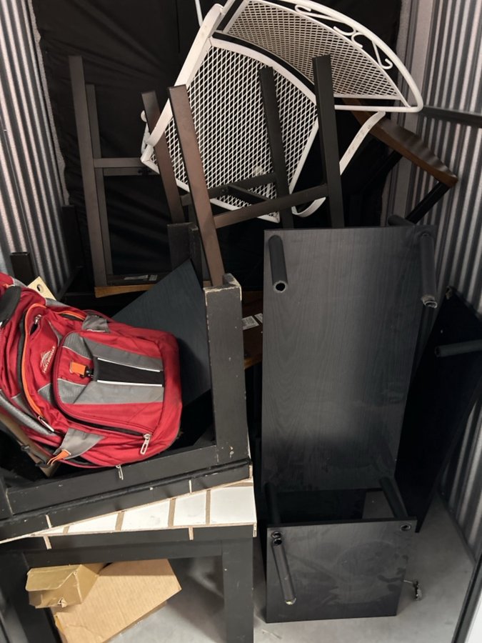 5 x 5 storage unit in Hurst, TX