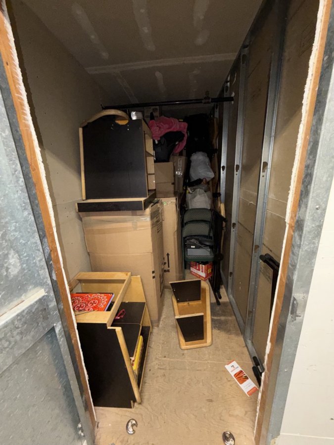 5 x 10 storage unit in Los Angeles, CA