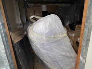 10 x 10 storage unit in Los Angeles, CA