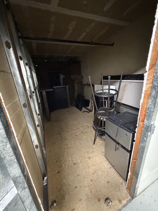 7 x 15 storage unit in Los Angeles, CA
