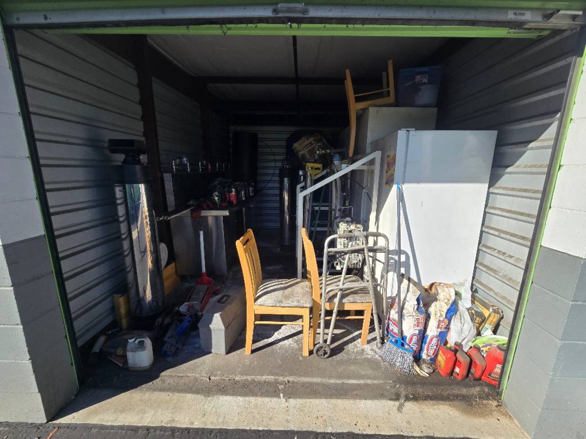 10 x 15 storage unit in Gardena, CA