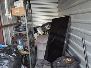 5 x 10 storage unit in Crockett, TX