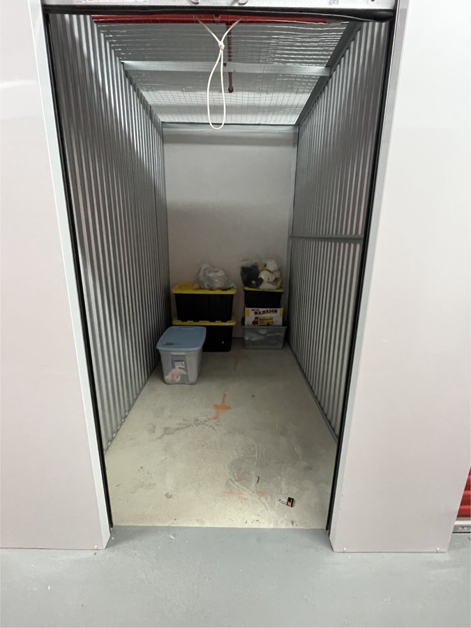 5 x 9 storage unit in Bound Brook, NJ