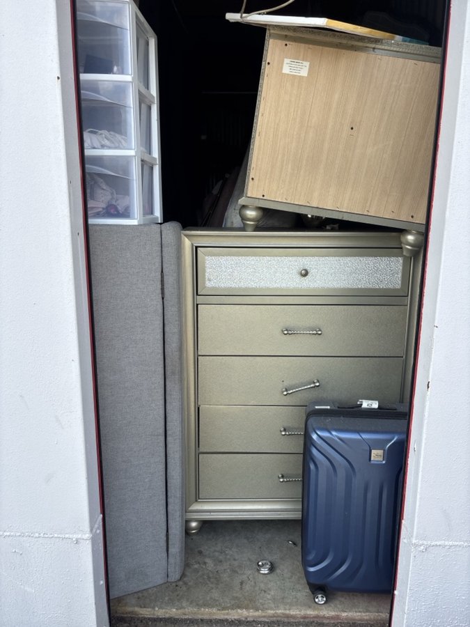 5 x 15 storage unit in Claymont, DE
