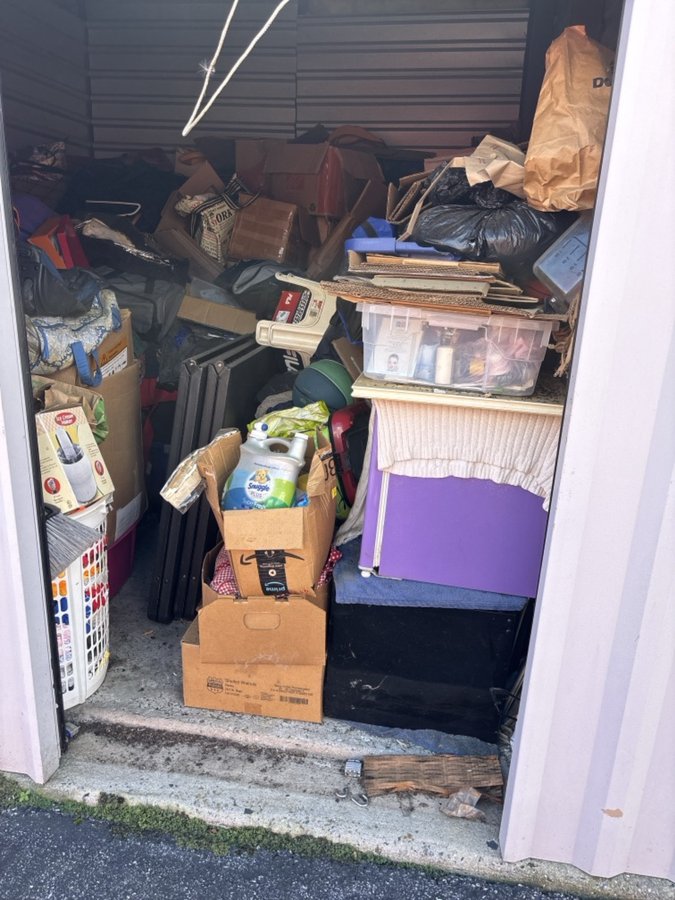 10 x 12 storage unit in Claymont, DE