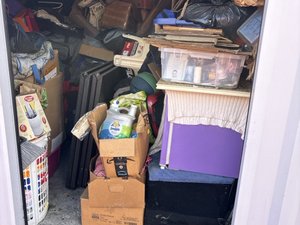 10 x 12 storage unit in Claymont, DE