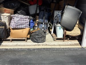 10 x 10 storage unit in Claymont, DE