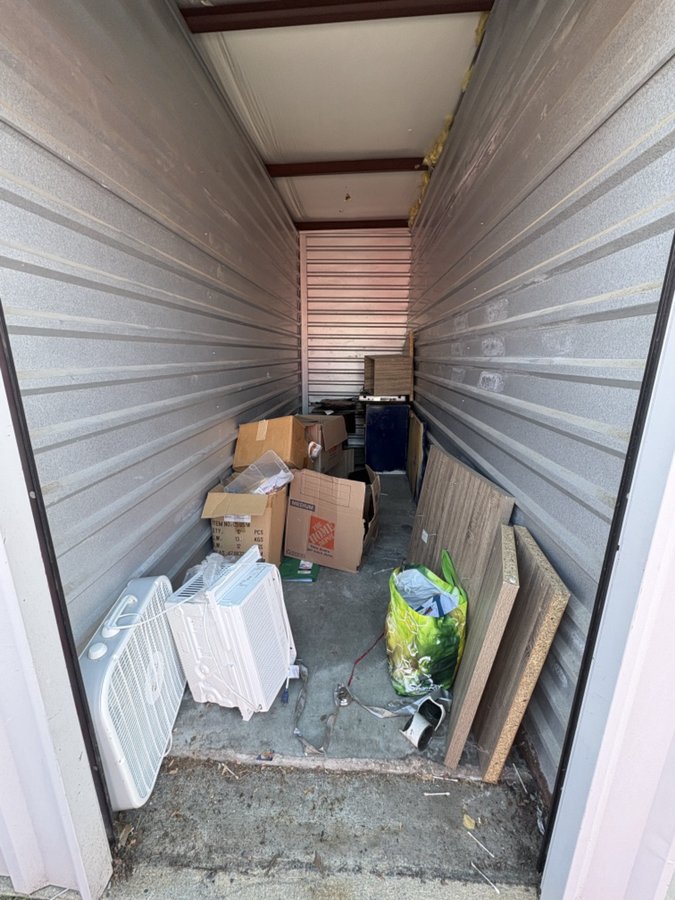 5 x 15 storage unit in Claymont, DE