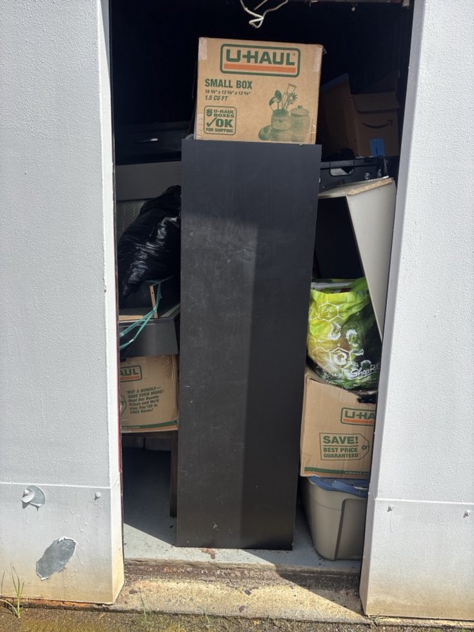 10 x 10 storage unit in Claymont, DE