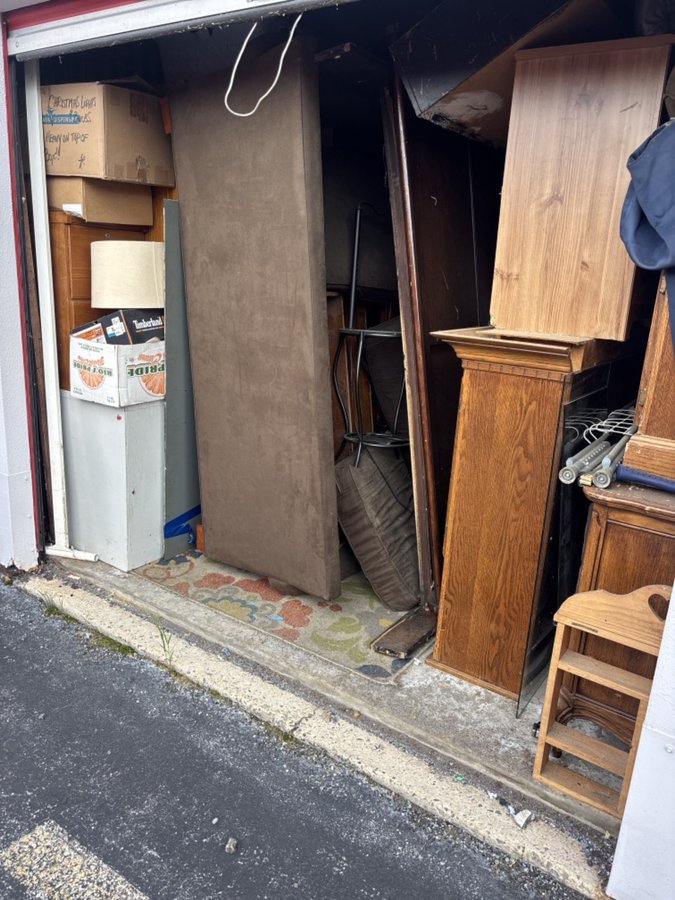 10 x 12 storage unit in Claymont, DE