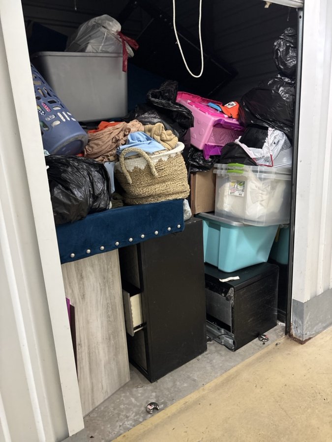 10 x 10 storage unit in New Castle, DE