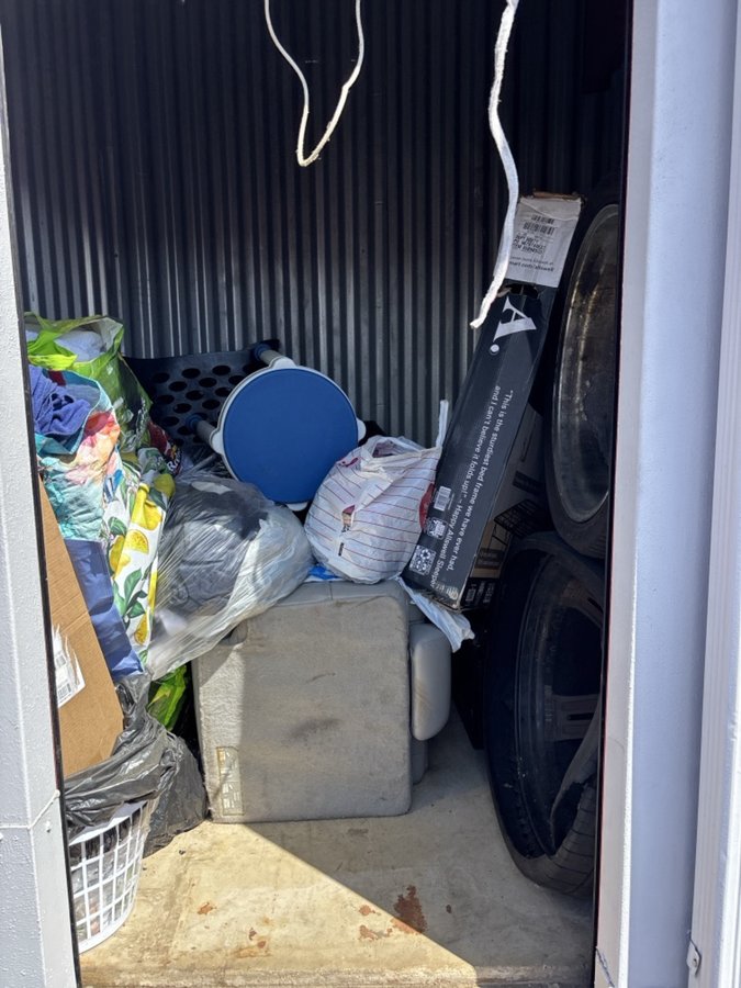 5 x 5 storage unit in Claymont, DE