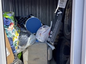 5 x 5 storage unit in Claymont, DE