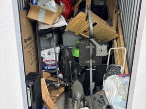 5 x 10 storage unit in Claymont, DE