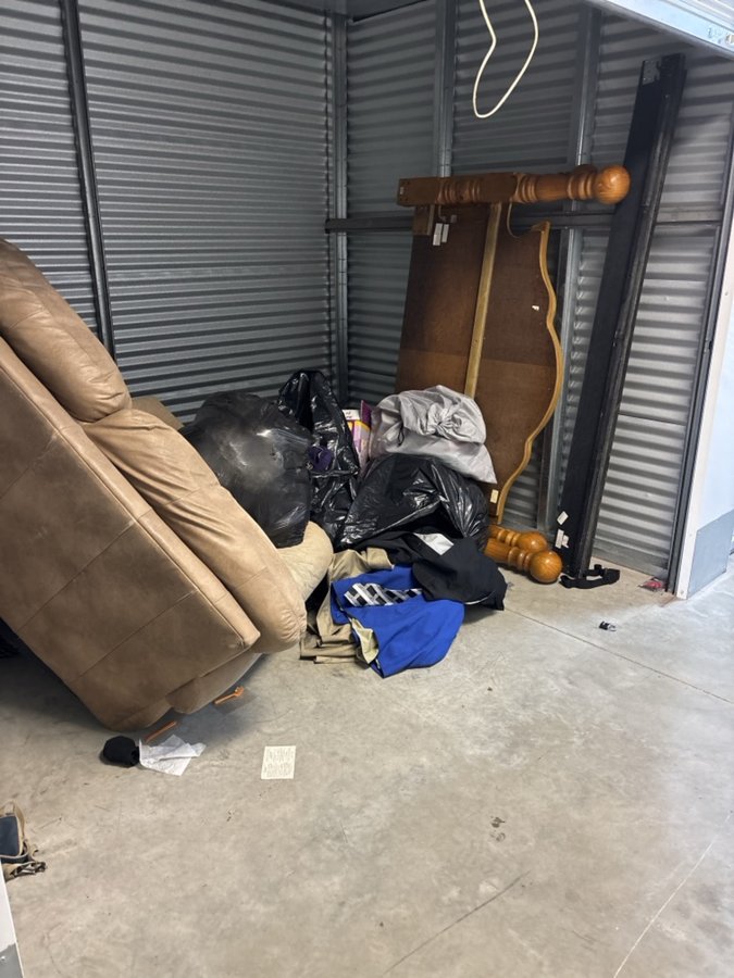 10 x 7 storage unit in New Castle, DE