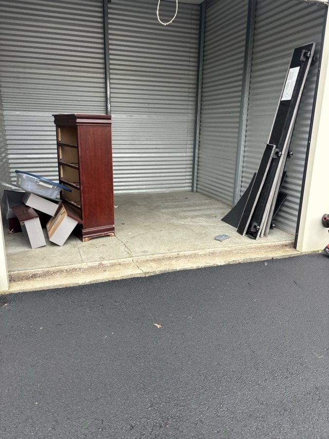 10 x 10 storage unit in New Castle, DE