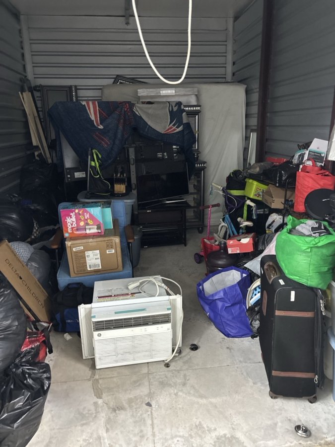 10 x 15 storage unit in New Castle, DE