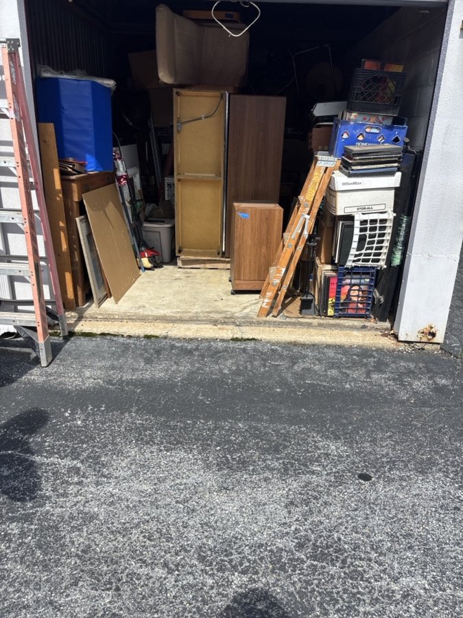 10 x 20 storage unit in Claymont, DE