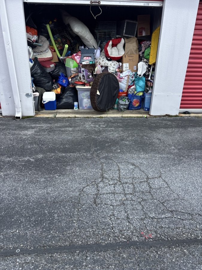 10 x 12 storage unit in Claymont, DE