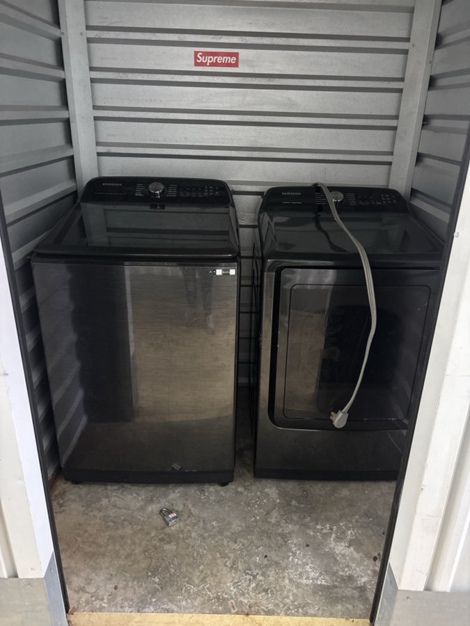 5 x 5 storage unit in New Castle, DE