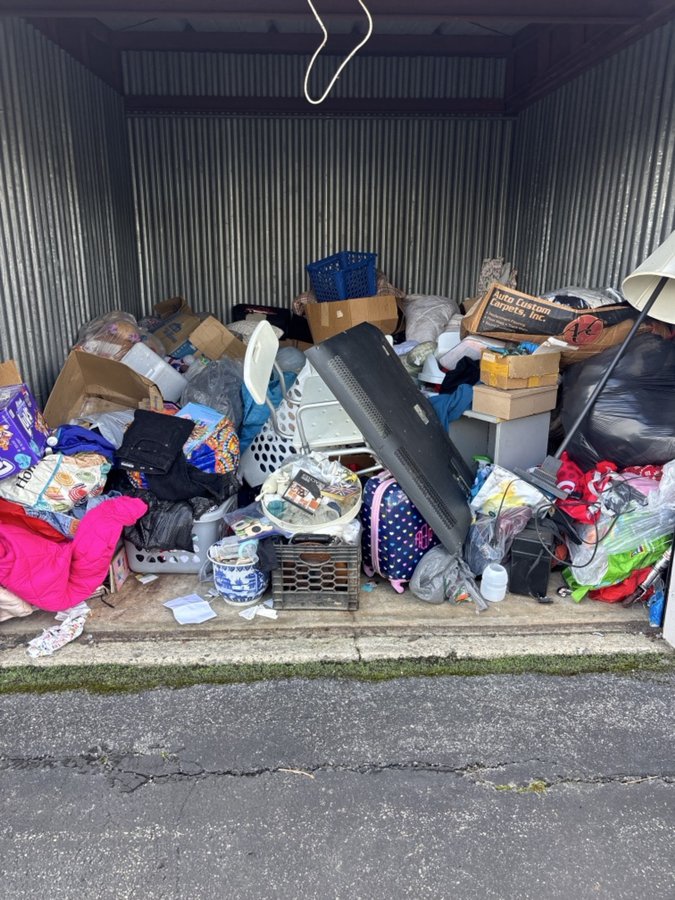 10 x 12 storage unit in Claymont, DE