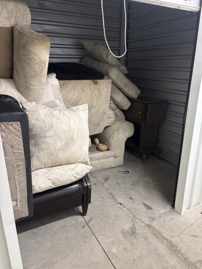 10 x 7 storage unit in Claymont, DE