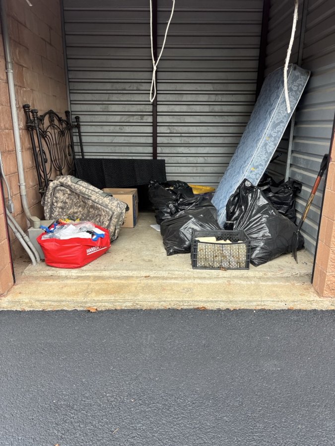 10 x 10 storage unit in New Castle, DE