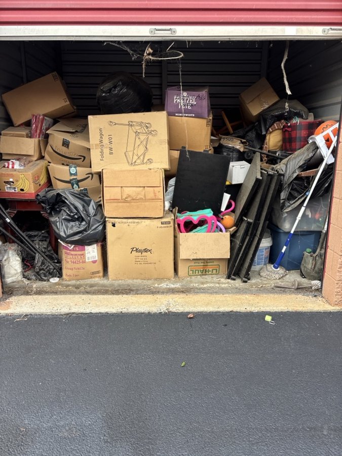 10 x 10 storage unit in New Castle, DE