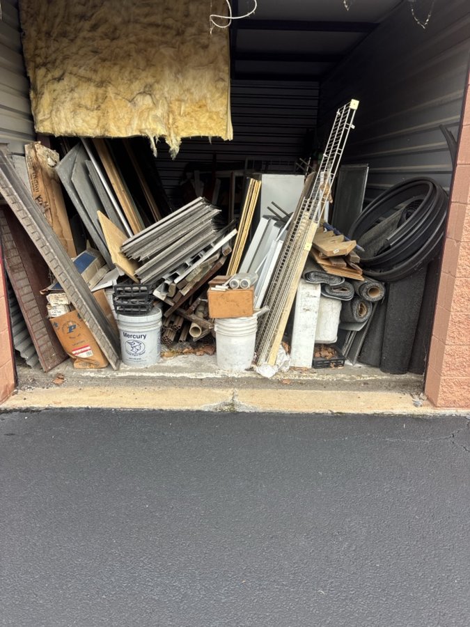 10 x 20 storage unit in New Castle, DE