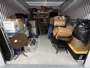 10 x 13 storage unit in Bound Brook, NJ