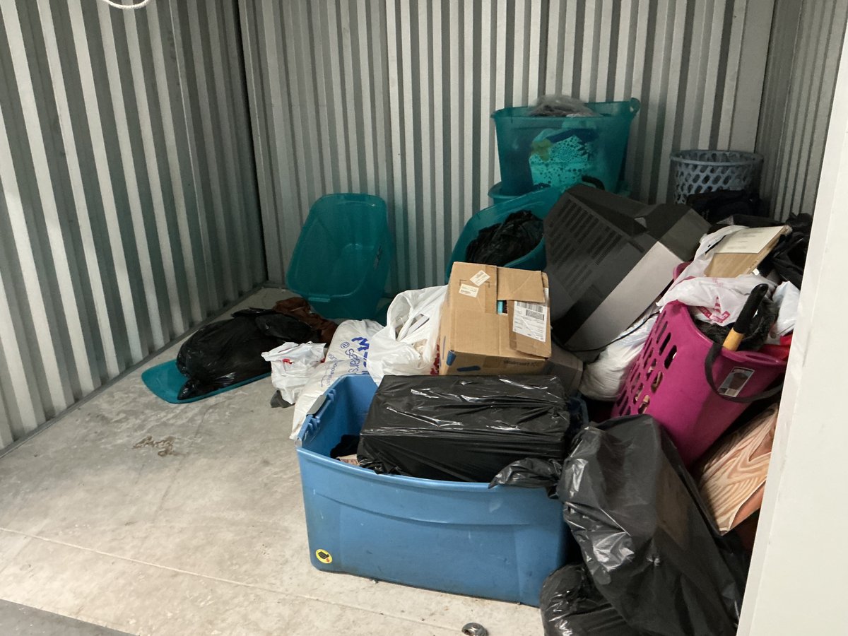 10 x 10 storage unit in Cleveland, OH