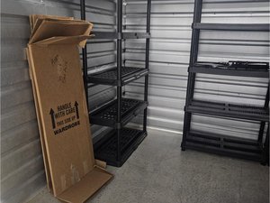 10 x 10 storage unit in Orlando, FL
