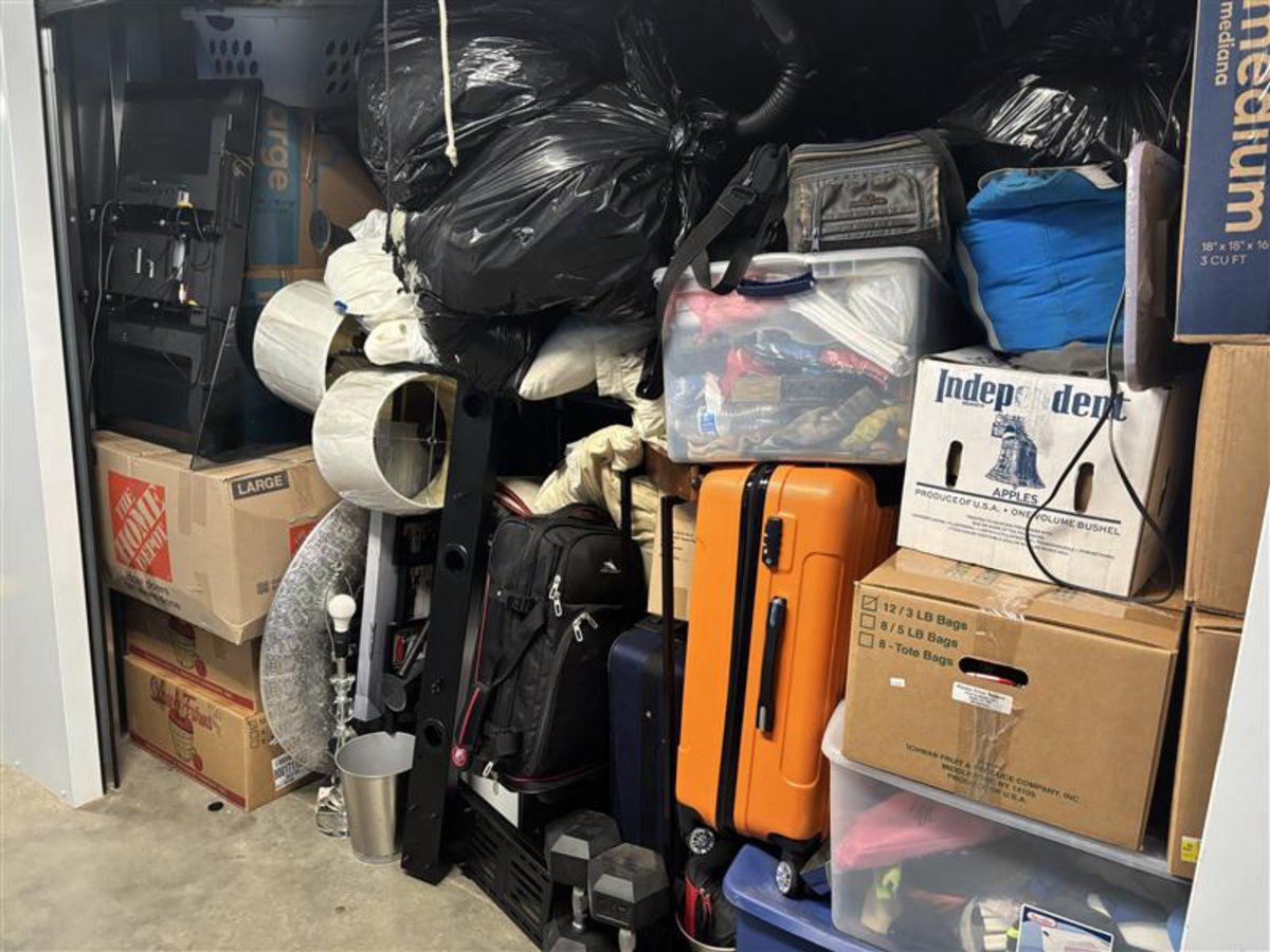 10 x 10 storage unit in Pittsburgh, PA