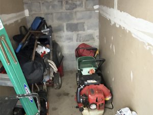 5 x 10 storage unit in Sterling, VA