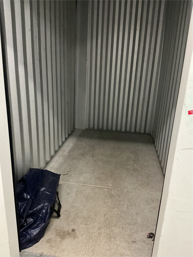 5 x 10 storage unit in Cleveland, OH