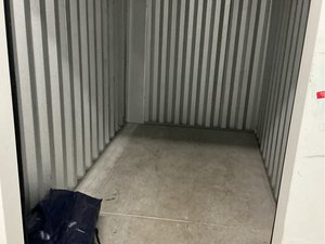 5 x 10 storage unit in Cleveland, OH
