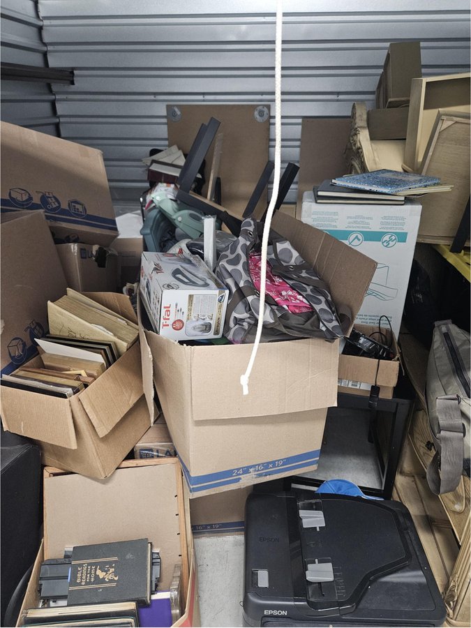 10 x 10 storage unit in Orlando, FL