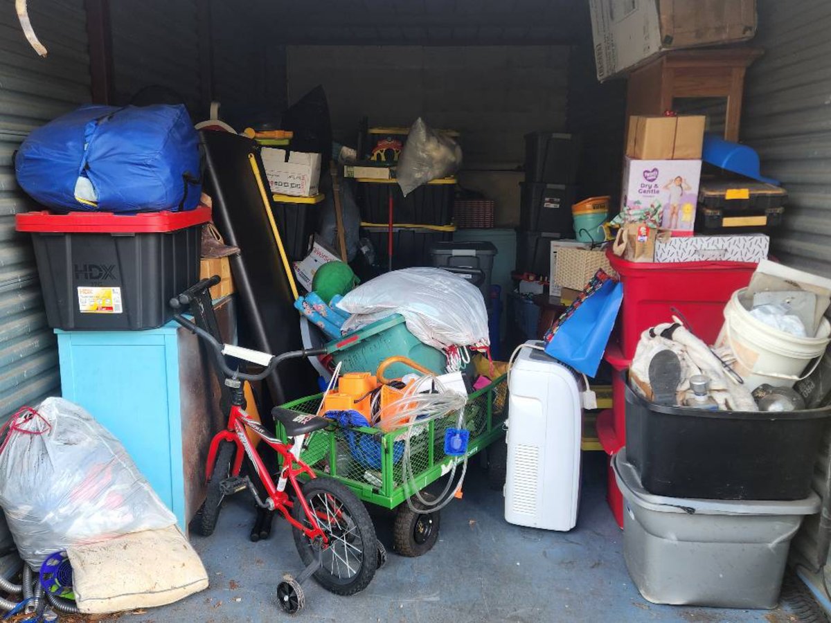9 x 20 storage unit in Sarasota, FL