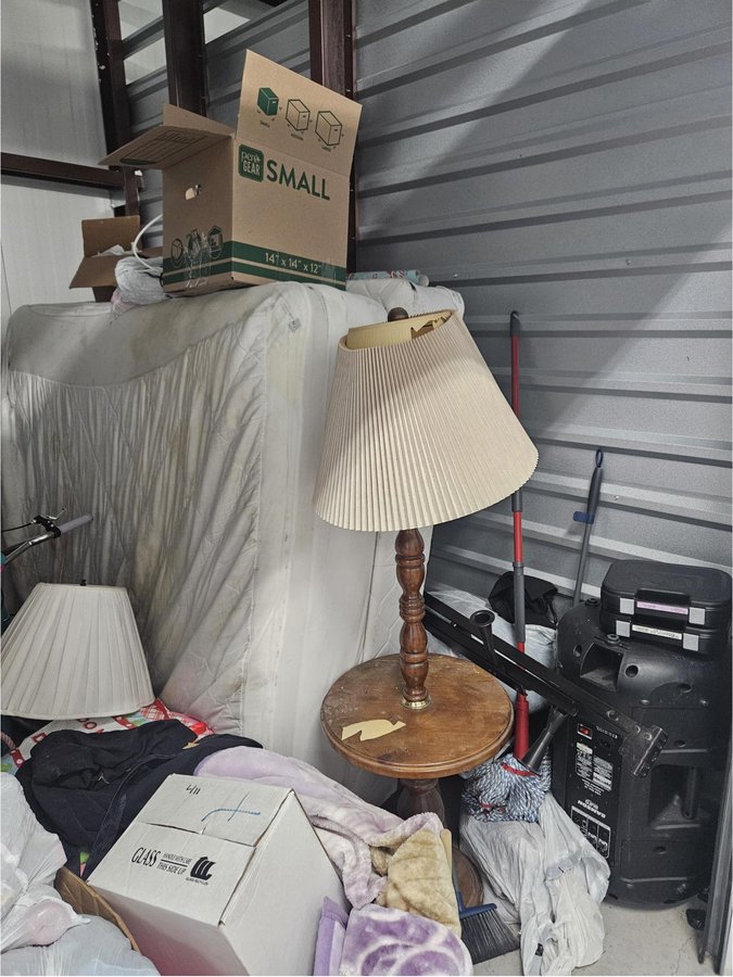 10 x 10 storage unit in Orlando, FL