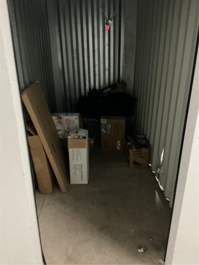 5 x 10 storage unit in Cleveland, OH