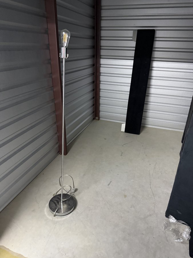 7 x 10 storage unit in Arlington, TX